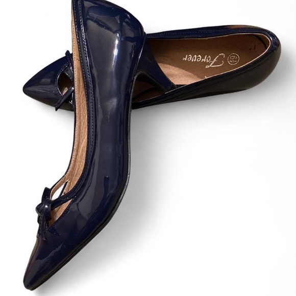 Forever 21 Glossy Navy Flats with Bow - Picture 3 of 4